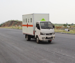 東風(fēng)牌途逸易燃氣體廂式運輸車