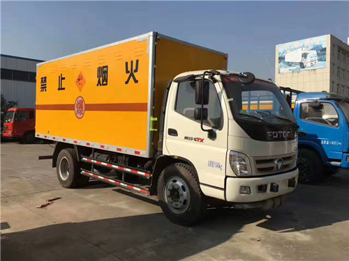 福田牌奧鈴易燃?xì)怏w廂式運(yùn)輸車