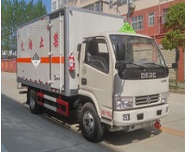 東風(fēng)4.2米型雜項危險物品廂式運(yùn)輸車