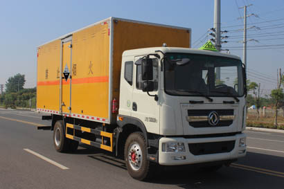 東風(fēng)多利卡10噸腐蝕性物品廂式運(yùn)輸車