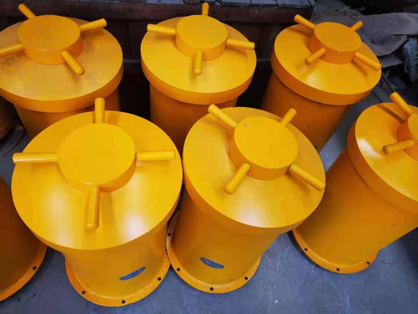 爆破器材運(yùn)輸車100發(fā)抗暴容器罐