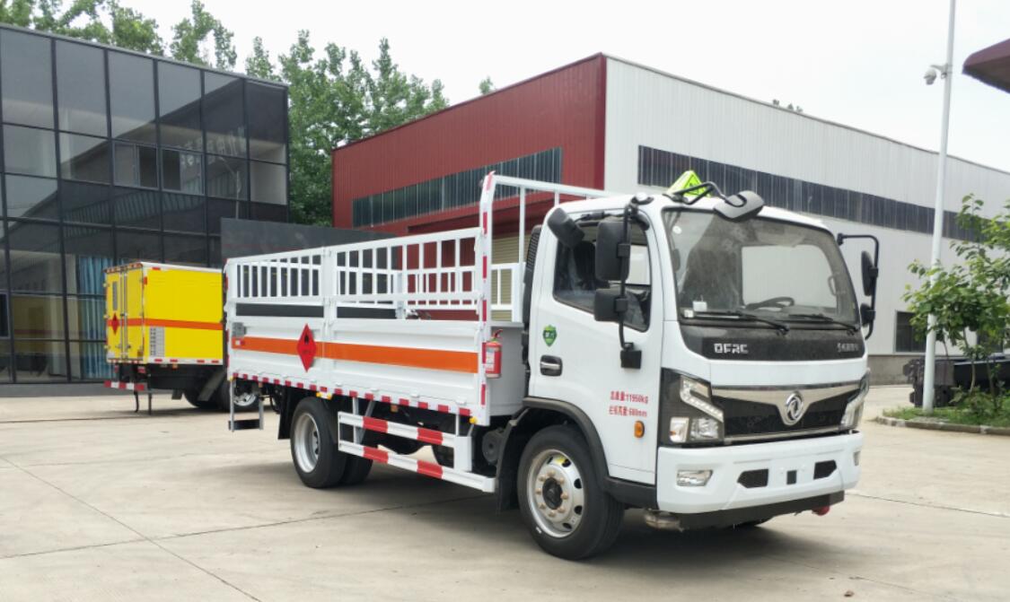 東風(fēng)4.2米氣瓶運輸車