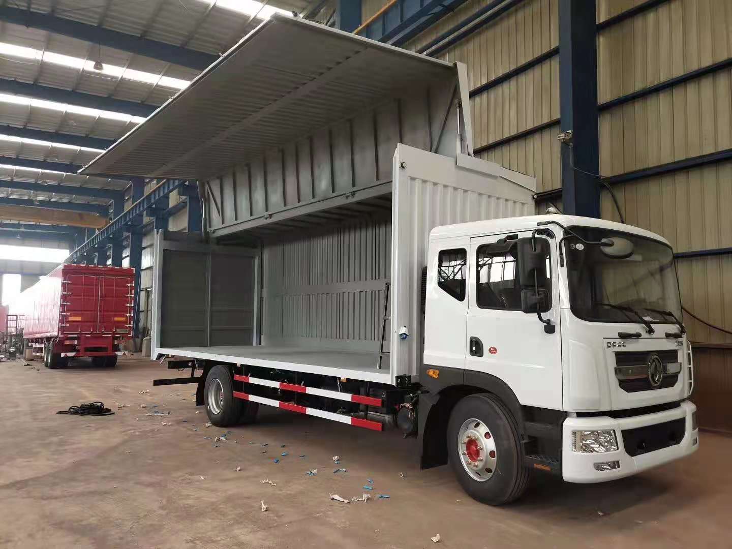 東風(fēng)牌D9大單橋9.85米翼開啟廂式車